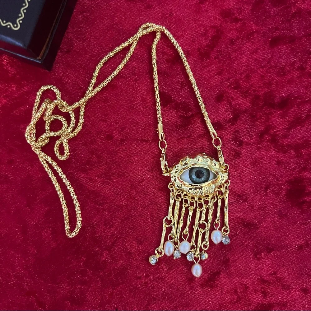 Lovers Eye Victorian Inspired Necklace - Picture 3 of 4